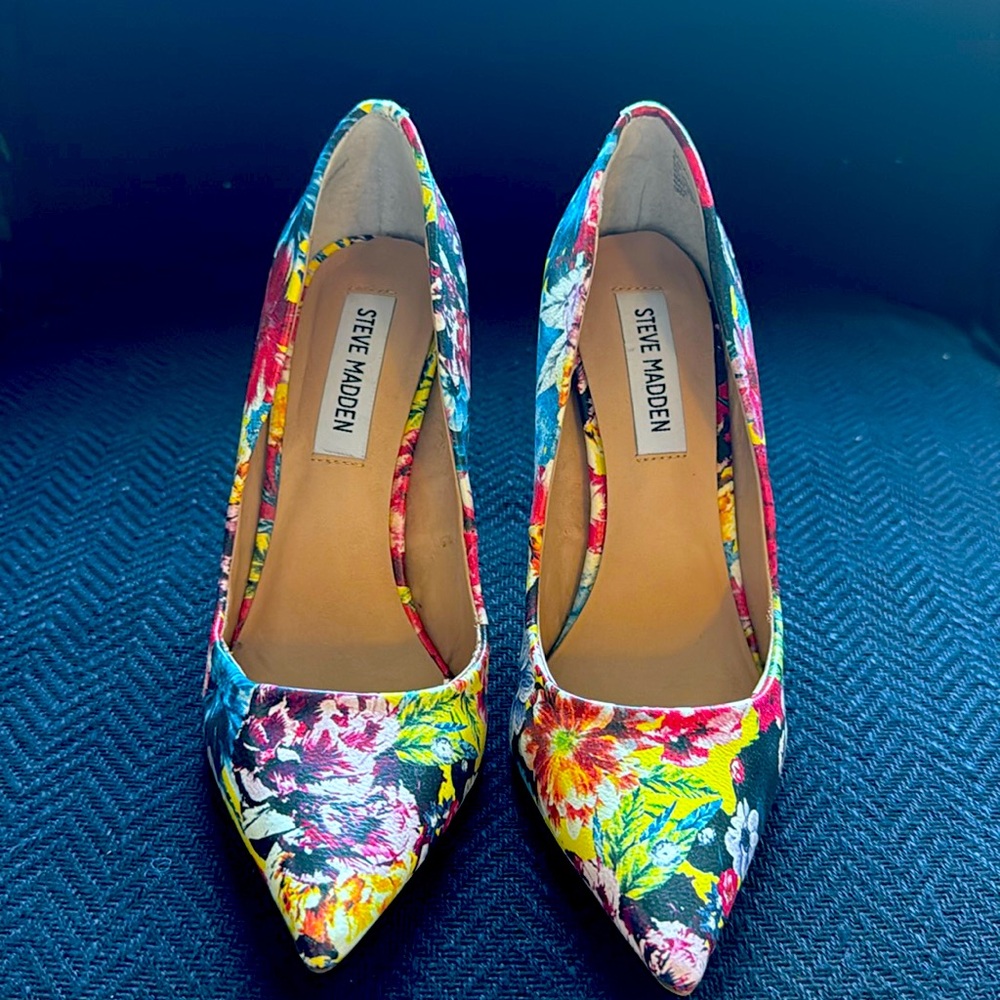 Flower pattern 4inch heels Steve Madden